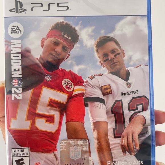 MADDEN NFL 22 PS5 - Picture 1 of 2